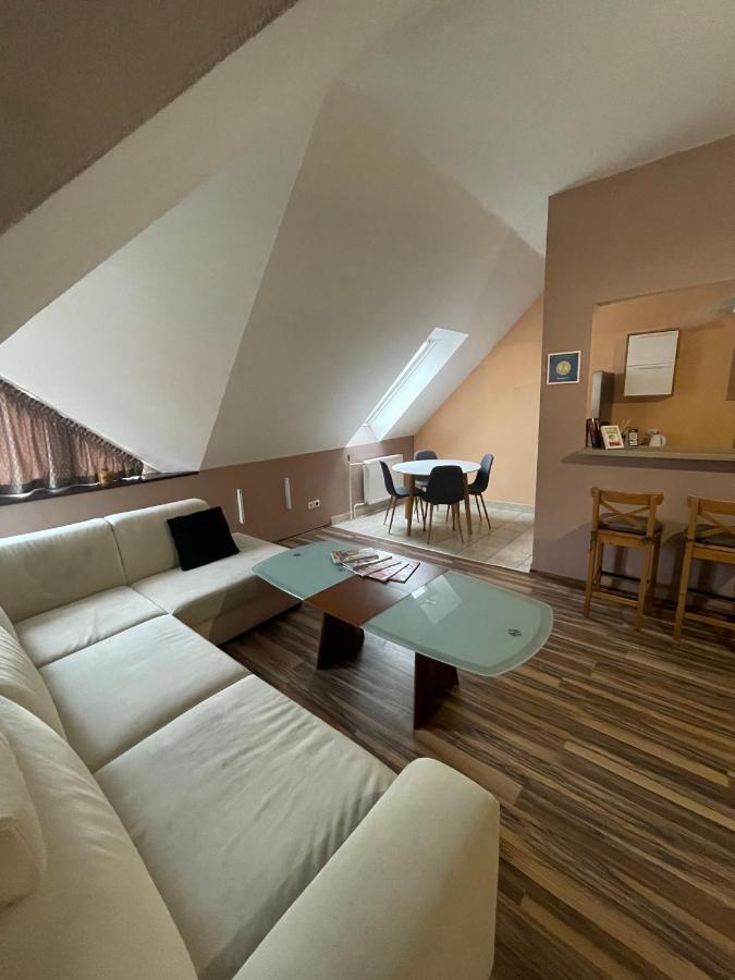 Palank Apartman Mosonmagyaróvár Kültér fotó